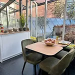 B&B Contrast